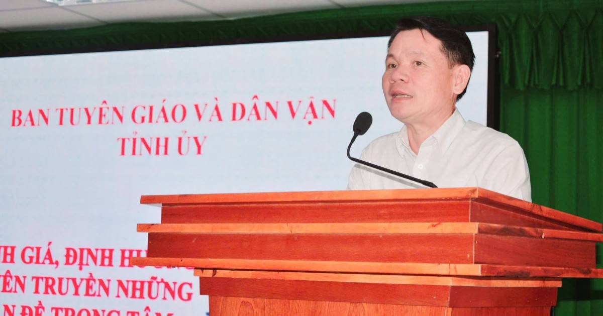 ng Phạm Thế Vinh, Phó Trưởng Ban Tuyên giáo và Dân vận Tỉnh ủy phát biểu kết luận hội nghị.