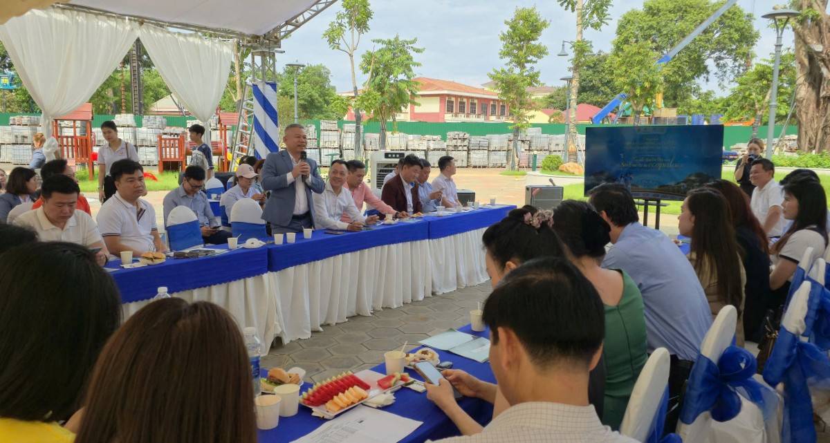 Ông Huỳnh Văn Kiều, Phó chủ tịch Hội Doanh Nhân Trẻ Tỉnh Đắk Lắk phát biểu tại chương trình.