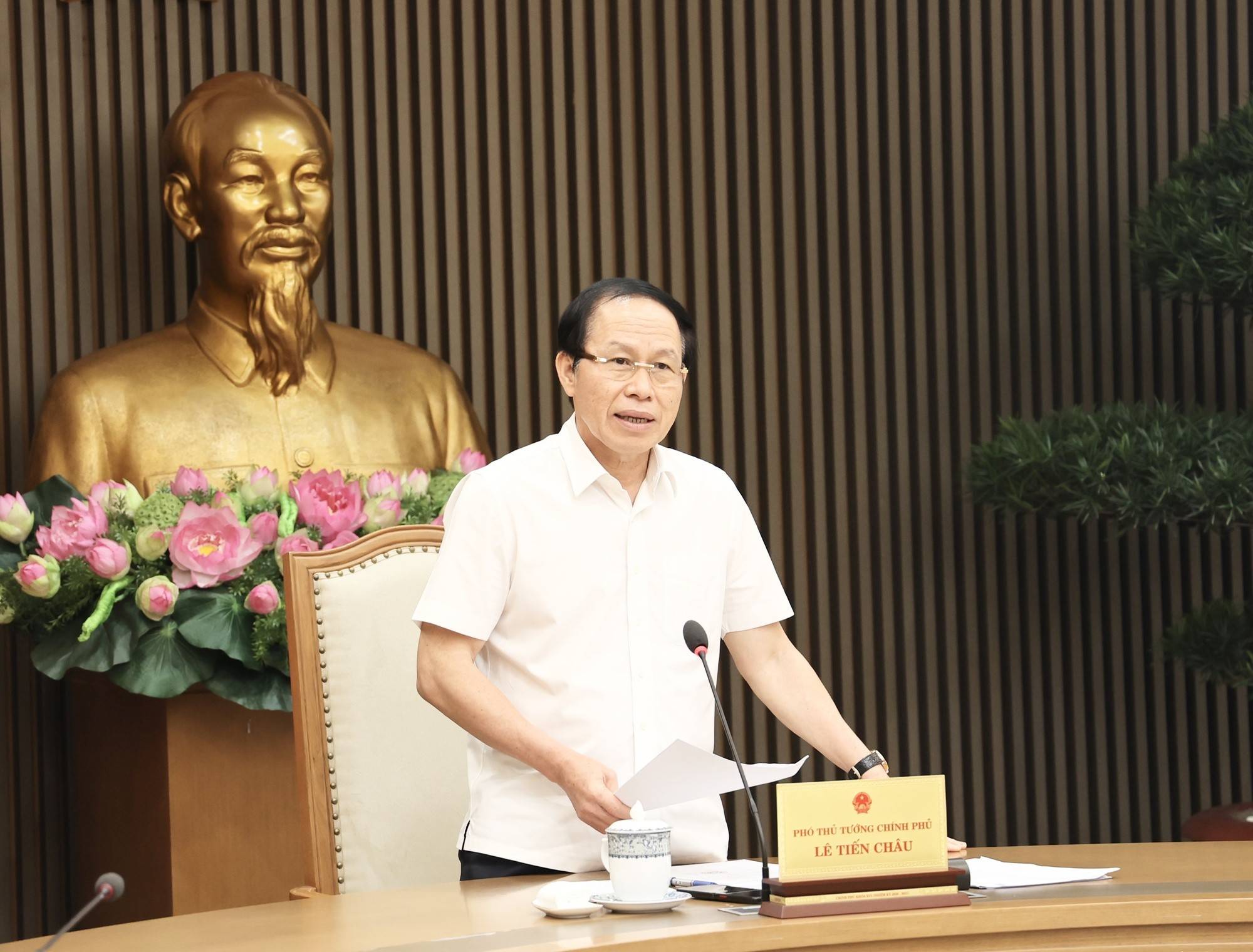 Phó Thủ tướng Lê Tiến Châu yêu cầu ưu tiên nguồn lực rà soát hệ thống pháp luật