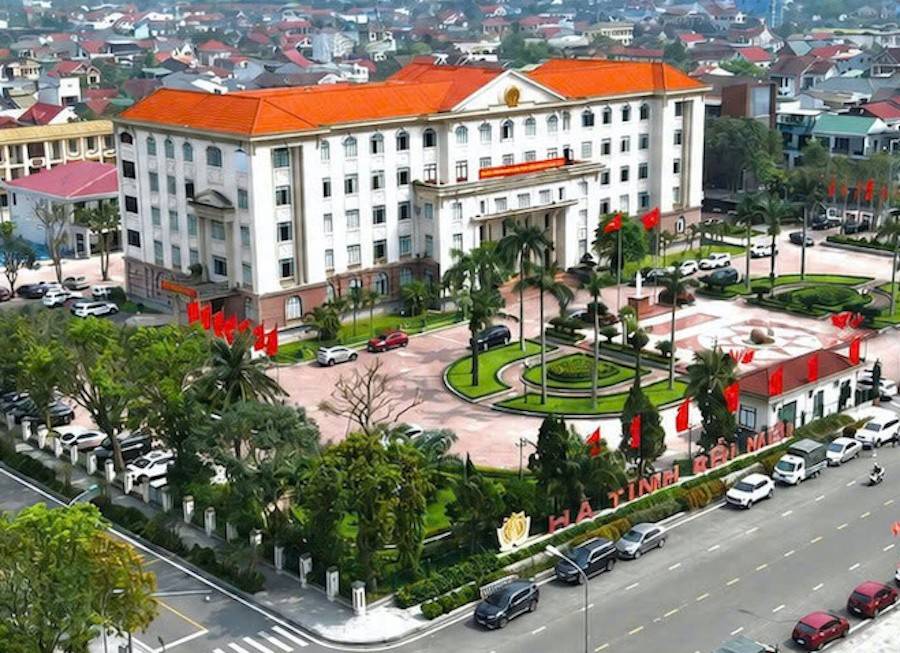 Hà Tĩnh thành lập Trung tâm Thông tin và Xúc tiến, hỗ trợ đầu tư tỉnh. Trung tâm là đơn vị sự nghiệp trực thuộc Văn phòng UBND tỉnh, có tư cách pháp nhân, con dấu và tài khoản riêng theo quy định…