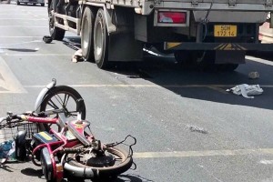 Đắk Lắk: Nữ sinh đi xe đạp điện tử vong thương tâm dưới bánh xe tải
