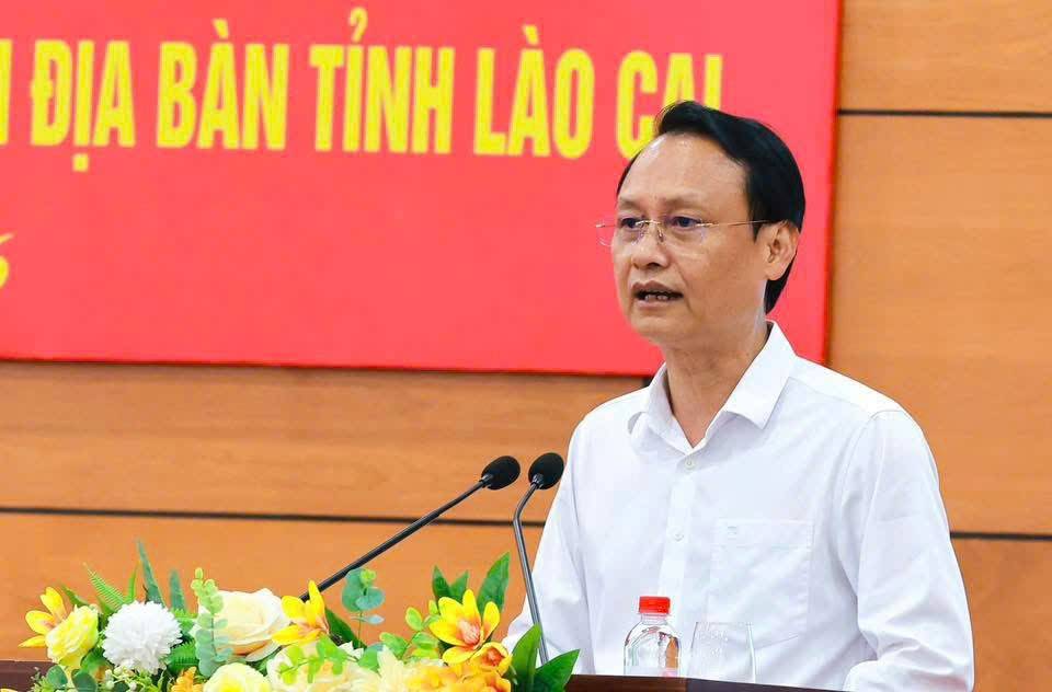 Lãnh đạo Sở Tài chính báo cáo tại Hội nghị.
