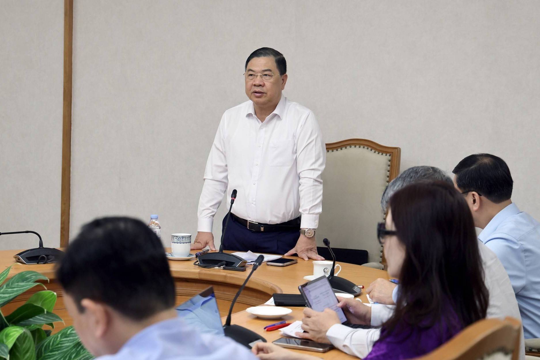 Phó Thủ tướng Thường trực Phạm Gia Túc yêu cầu Bộ Xây dựng không để chậm ban hành văn bản pháp luật