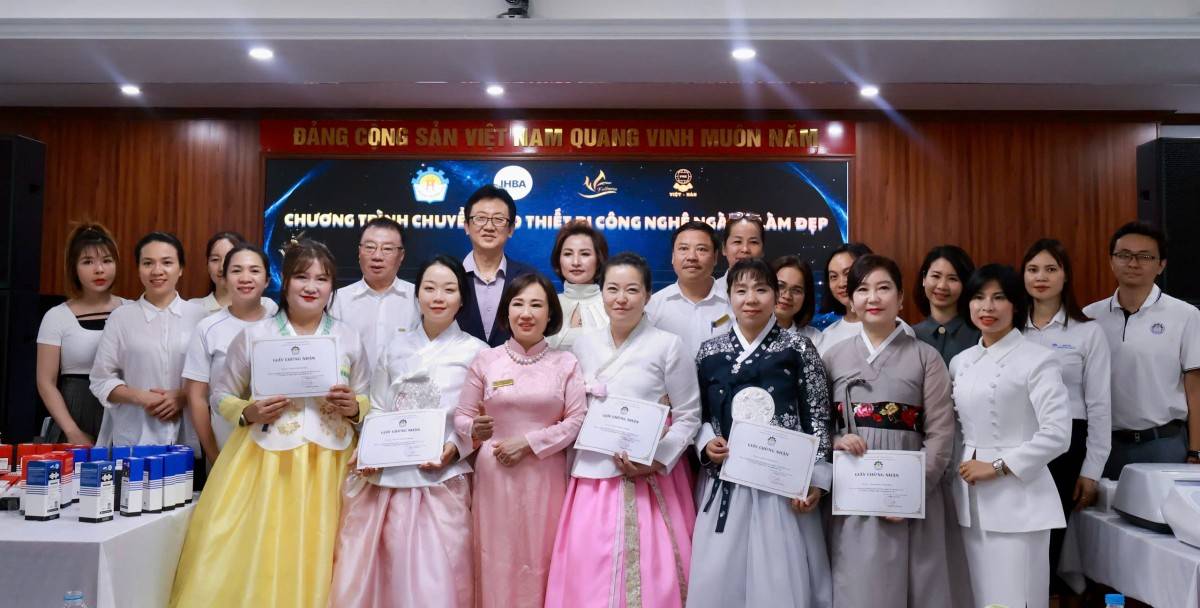 Hiệp hội Hàn Quốc trao tặng thiết bị và mô hình “4 Nhà” mở hướng đào tạo nhân lực ngành làm đẹp chuẩn quốc tế