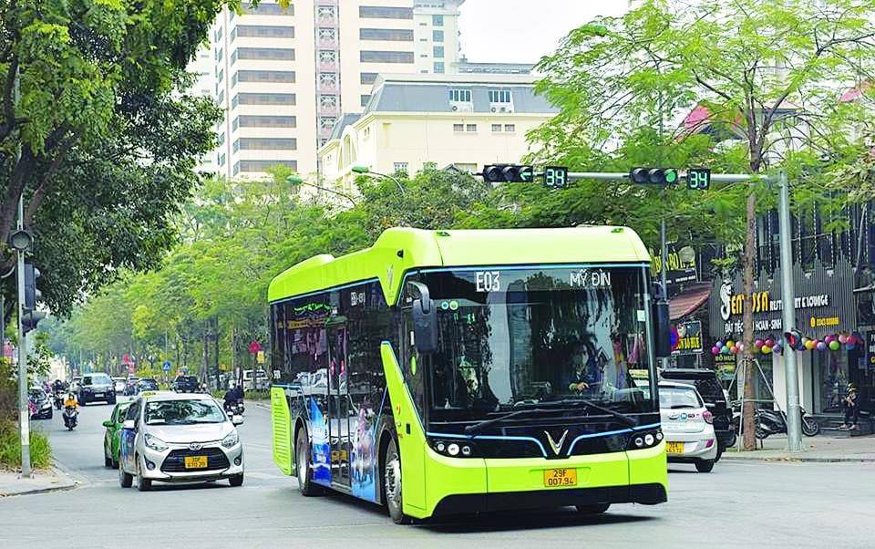 Hà Nội đề xuất hạn chế xe cá nhân, thúc đẩy giao thông xanh bền vững