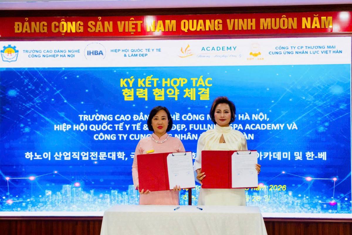 Lễ ký kết hợp tác giữa Trường Cao đẳng nghề Công nghiệp Hà Nội (HNIVC) và Công ty Cổ phần Thương mại Cung ứng Nhân lực Việt Hàn nhằm triển khai mô hình đào tạo gắn với tuyển sinh, thực hành và kết nối việc làm, đồng hành hỗ trợ đầu ra nghề nghiệp cho sinh