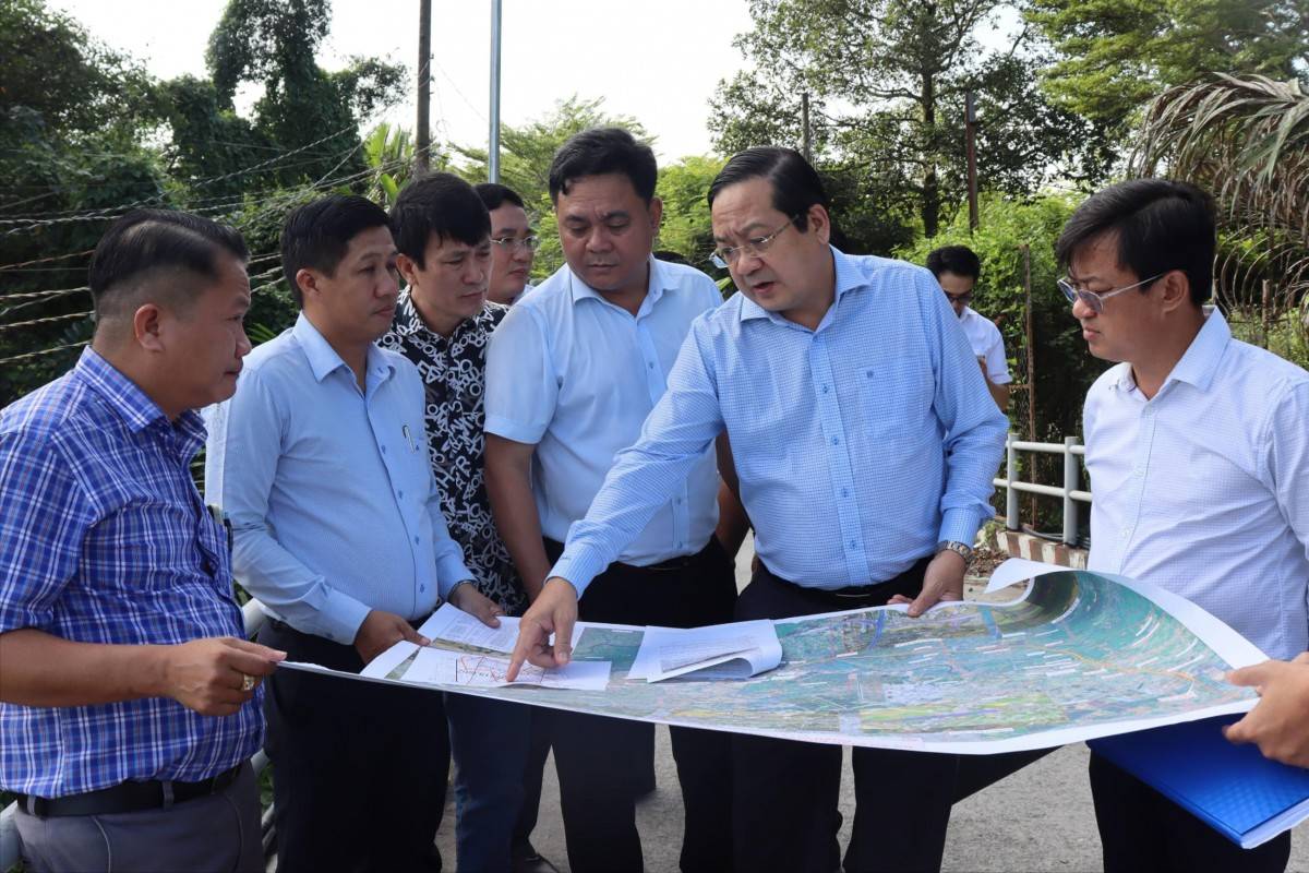 Lãnh đạo tỉnh Tây Ninh khảo sát thực tế hướng tuyến và vị trí tái định cư dự án đầu tư công