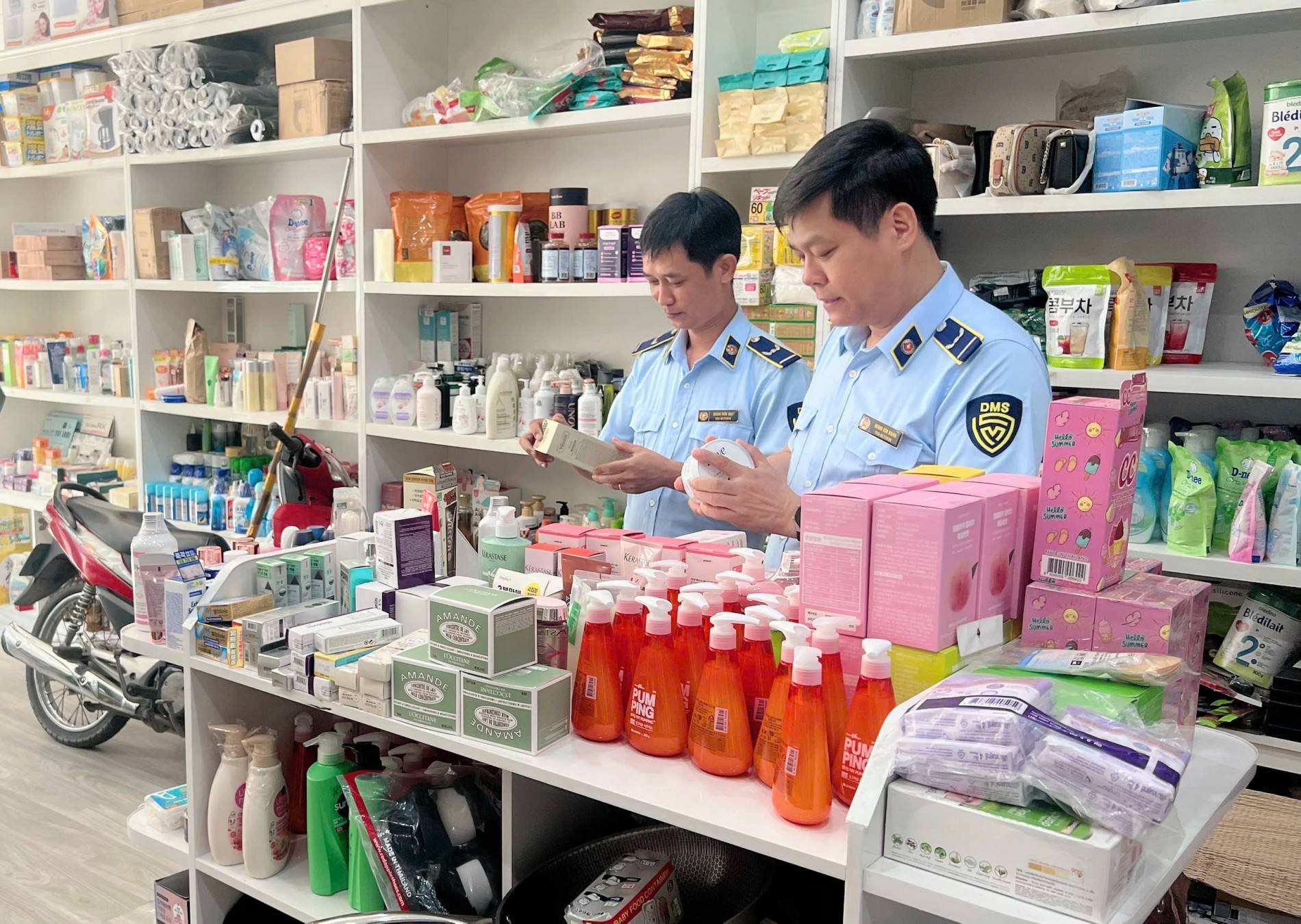 Bộ Y tế đề xuất siết quản lý mỹ phẩm, tăng hậu kiểm và chuẩn hóa điều kiện sản xuất