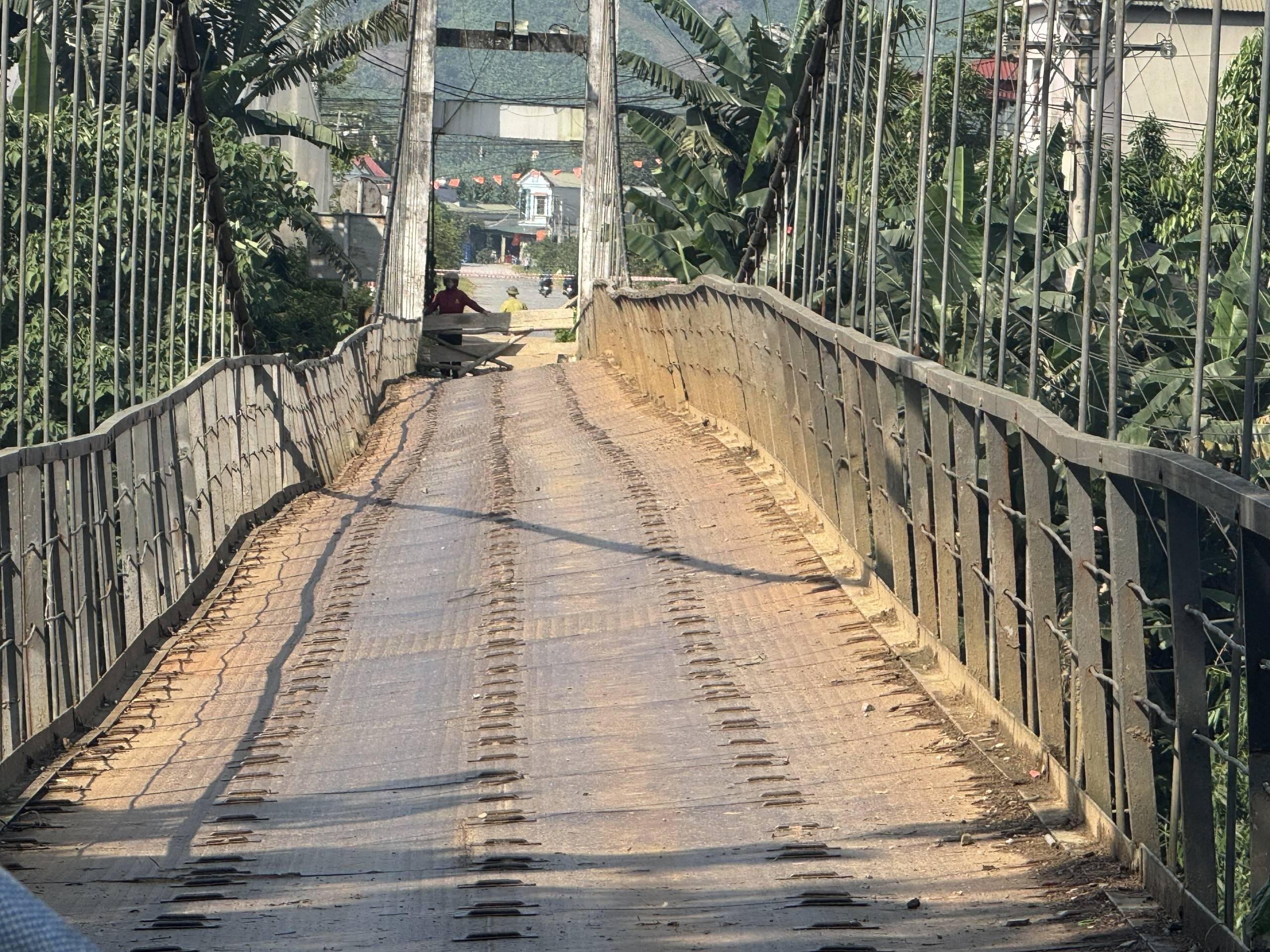 Mưa lớn kèm dông lốc tại Lào Cai làm 1 người bị thương, 35 ngôi nhà hư hỏng