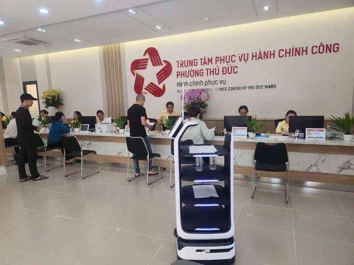 thành phố đang từng bước xây dựng mô hình chính quyền số hiện đại, lấy người dân làm trung tâm phục vụ.