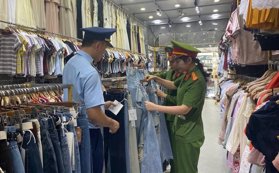 Lực lượng chức năng Nghệ An tăng cường kiểm tra hàng hoá trên địa bàn tỉnh