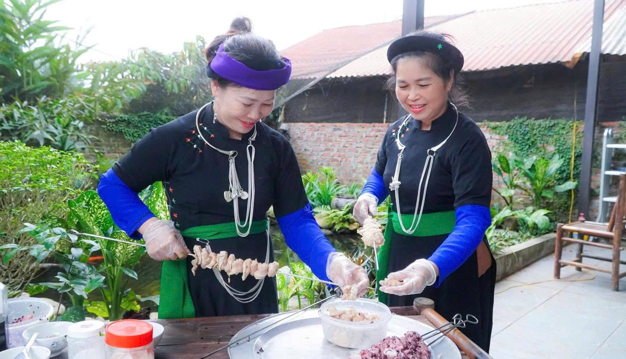 Mâm cơm mang đậm Hương vị của núi rừng và tình đất tình người của đồng Tày Làng Quạch, xã Mậu A