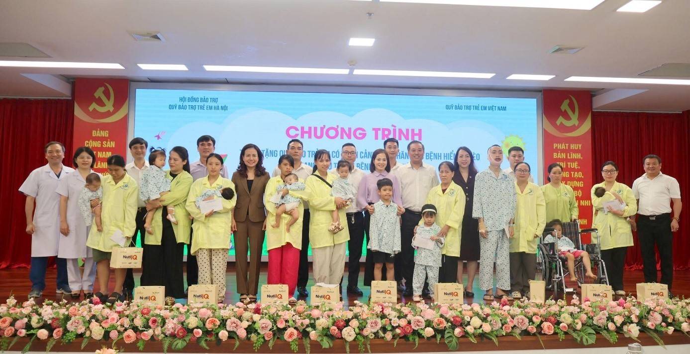 trẻ em có hoàn cảnh khó khăn, mắc các bệnh ung thư, các bệnh khác có nguy cơ gây hậu quả nghiêm trọng tới sức khoẻ, đang điều trị tại Bệnh viện Đa khoa Hoài Đức và Bệnh viện Nhi Hà Nội