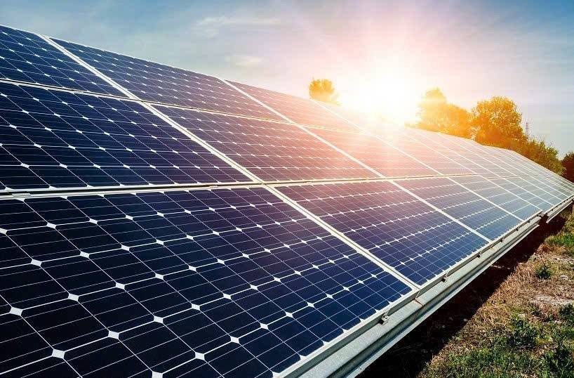 Giá nhôm tăng cao áp lực lên chi phí kết cấu hạ tầng điện mặt trời