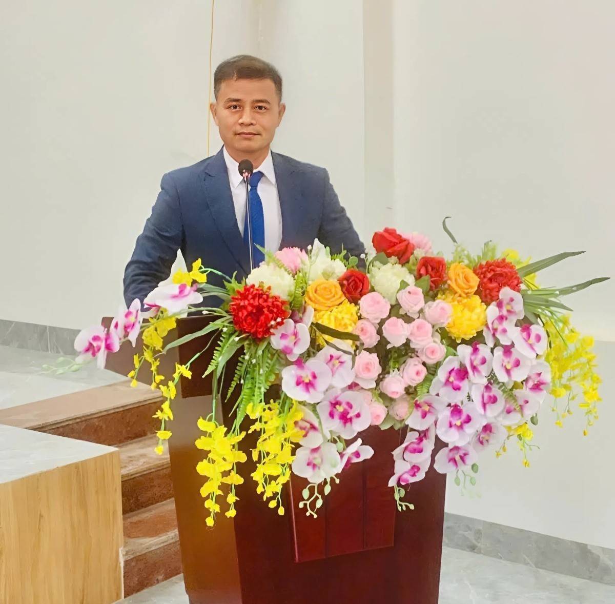 Ông Nguyễn Tuấn Hồng - Giám đốc Hợp tác xã Sản xuất và Tiêu thụ rau an toàn Bắc Hồng (xã Phúc Thịnh, Hà Nội). Ảnh: NVCC.