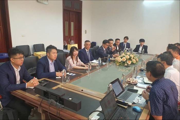Công ty trách nhiệm hữu hạn Khoa học Tự nhiên (HUSCO) tiếp đối tác quốc tế về lĩnh vực môi trường, năng lượng xanh, năng lượng tái tạo. Ảnh: husco.edu.vn.