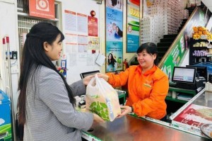 Doanh nghiệp bán lẻ tích cực chuyển đổi xanh, giảm phát thải nhựa