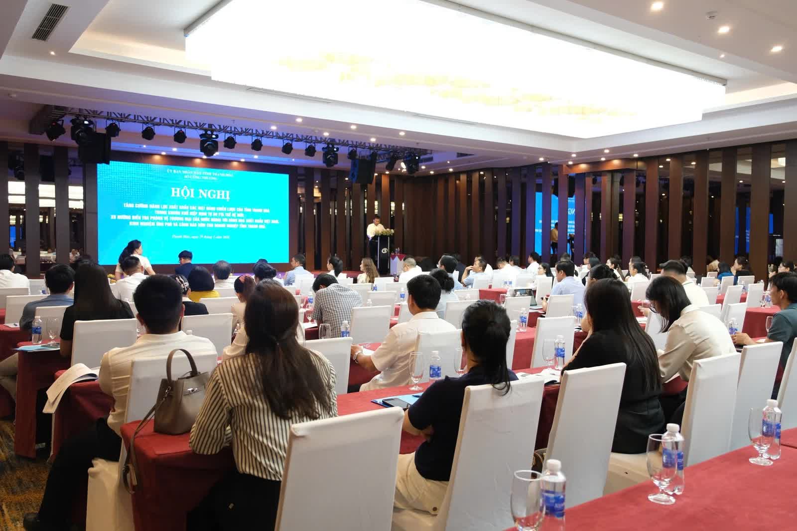 Toàn cảnh hội nghị