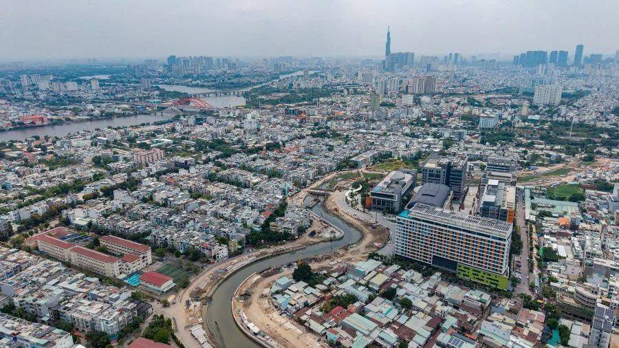  công trường gói thầu XL03, đoạn qua Trường Đại học Văn Lang 