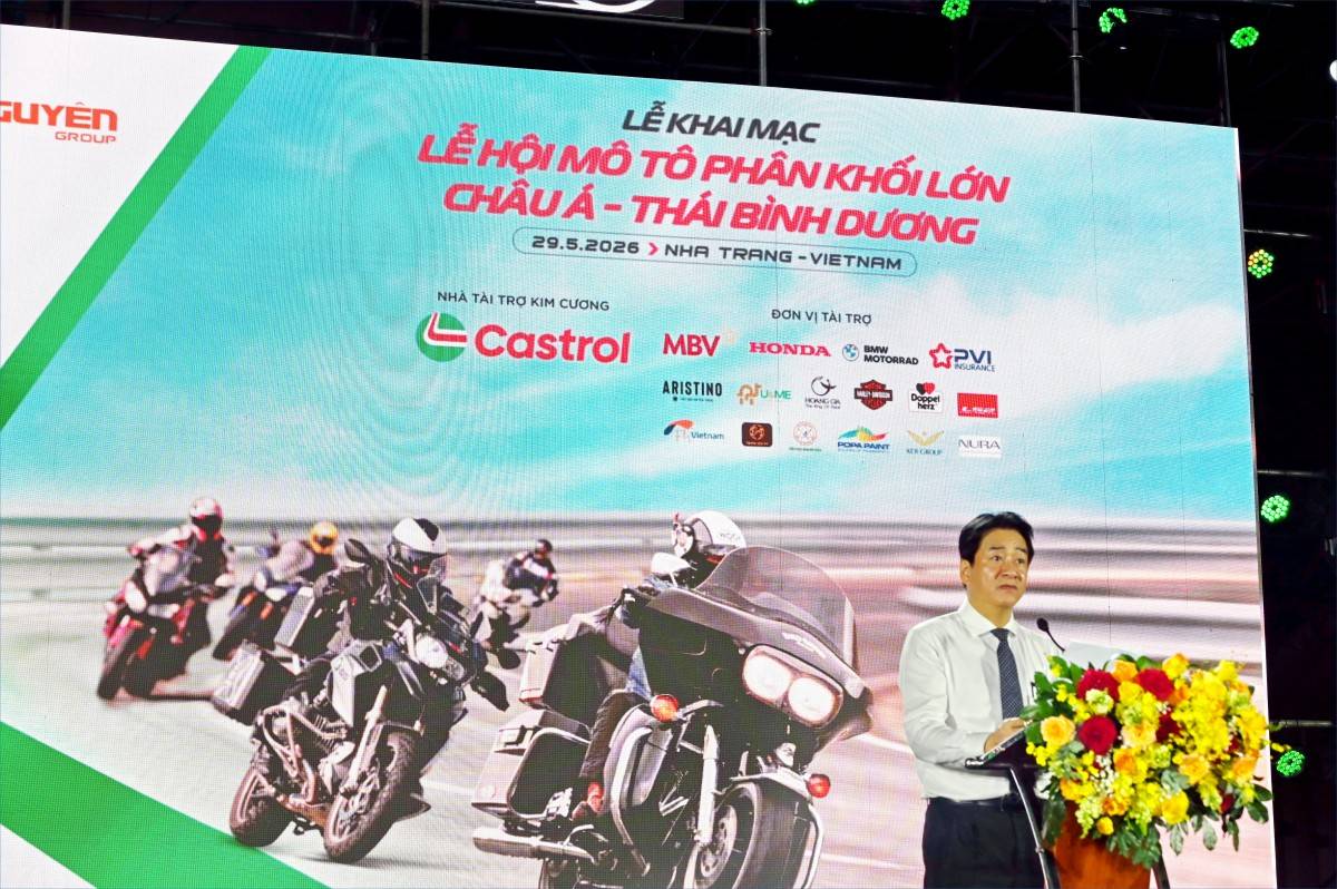 Quảng trường 2 tháng 4 tâm điểm sôi động của đêm khai mạc hơn 1.000 biker và du khách Quảng trường 2 tháng 4 tâm điểm sôi động của đêm khai mạc hơn 1.000 biker và du khách