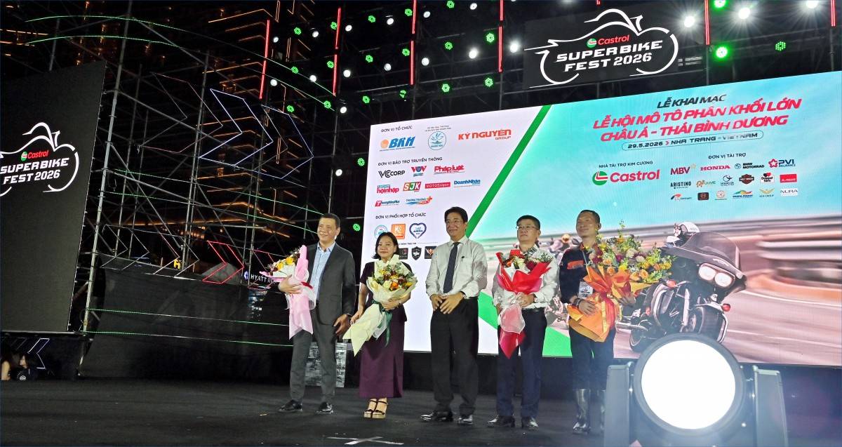 Quảng trường  2 tháng 4 tâm điểm sôi động của đêm khai mạc hơn 1.000 biker và du khách