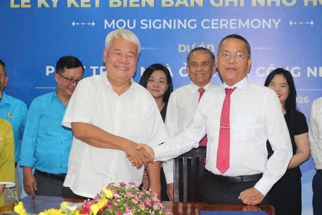 Liên đoàn Lao động TP Hồ Chí Minh đã đồng loạt ký kết biên bản ghi nhớ hợp tác với ba doanh nghiệp để triển khai các dự án nhà ở 