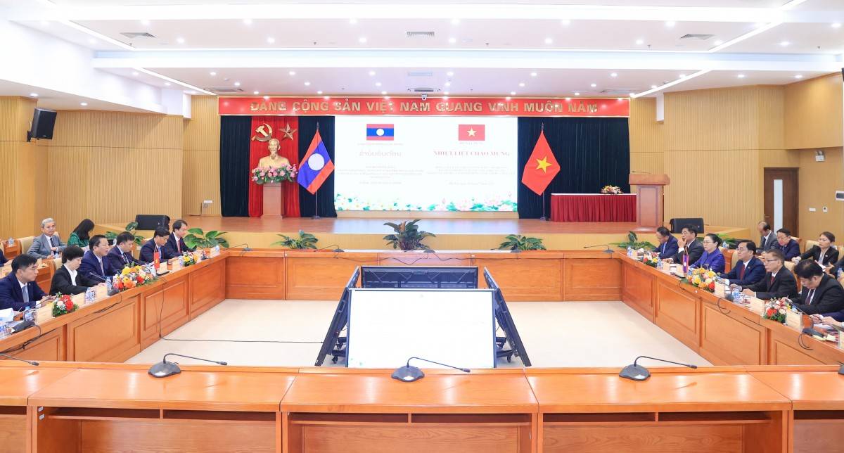 Việt Nam - Lào tăng tốc kết nối hạ tầng giao thông chiến lược toàn diện