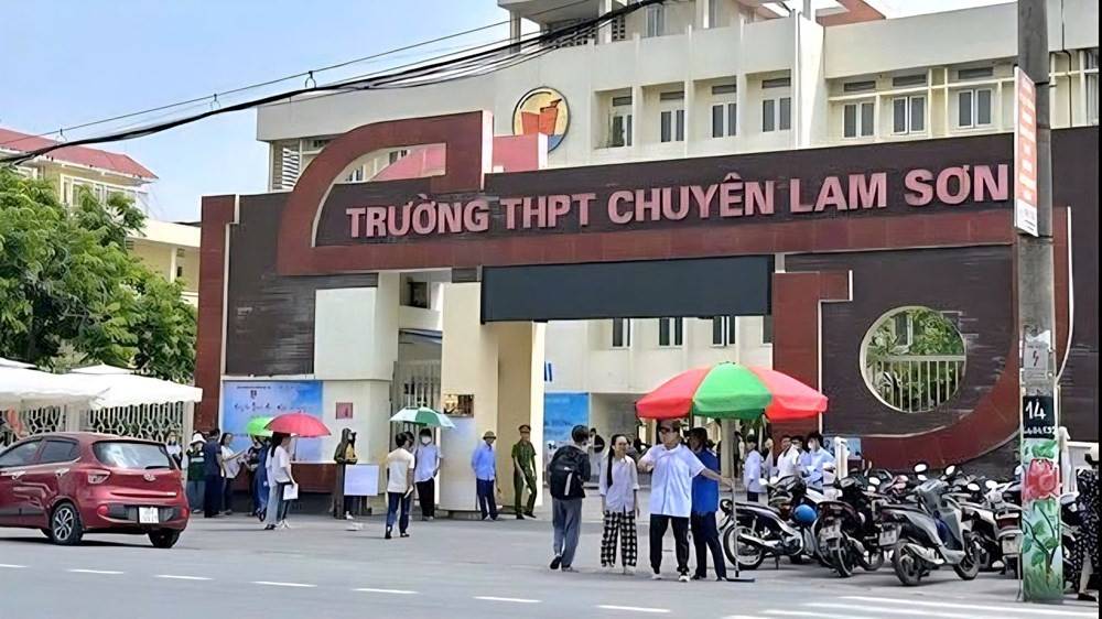 Trường THPT chuyên Lam Sơn (Thanh Hoá)