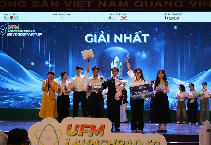 Băng gạc lục bình và loạt ý tưởng triệu đô tại chung kết UFM Startup 2026