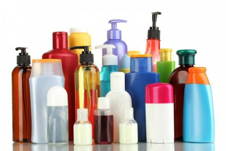 Cục Quản lý Dược (Bộ Y tế) vừa xử phạt nhiều doanh nghiệp dược, đồng thời đình chỉ lưu hành và thu hồi một số sản phẩm mỹ phẩm vi phạm trên toàn quốc. Động thái này nhằm siết chặt công tác quản lý chất lượng thuốc, mỹ phẩm lưu hành trên thị trường, bảo vệ quyền lợi và sức khỏe người tiêu dùng (Ảnh minh họa).