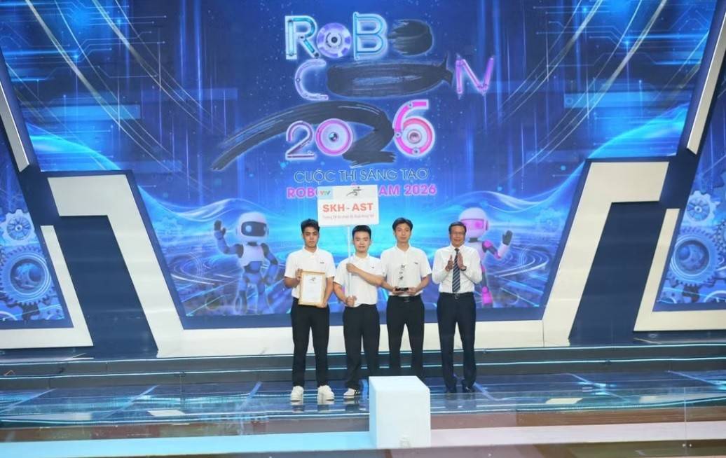 Giải Nhì thuộc về đội SKH-AST của Trường đại học Sư phạm Kỹ thuật Hưng Yên.
