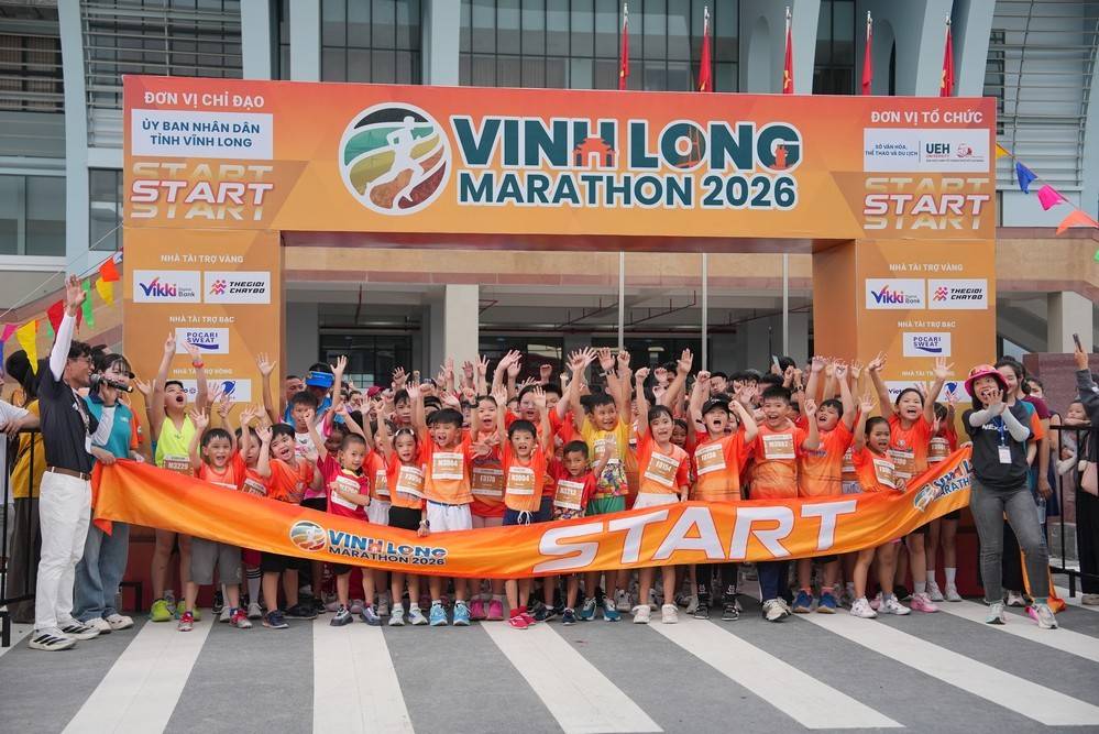 Gần 240 vận động viên nhí tham gia nội dung Kids Run cự ly 1km tại Giải Vĩnh Long Marathon 2026 – “Hành trình Trái tim Mekong”.