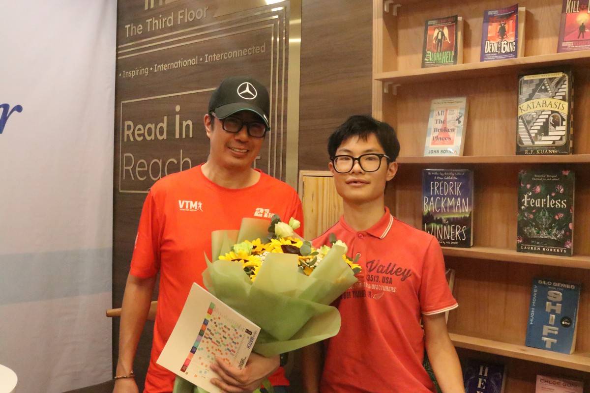 Nhà báo Trương Anh Ngọc giao lưu cùng bạn đọc