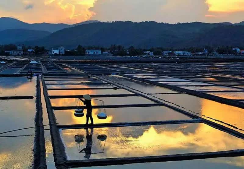 Nghề muối Sa Huỳnh: Gìn giữ di sản quốc gia gắn với phát triển du lịch cộng đồng