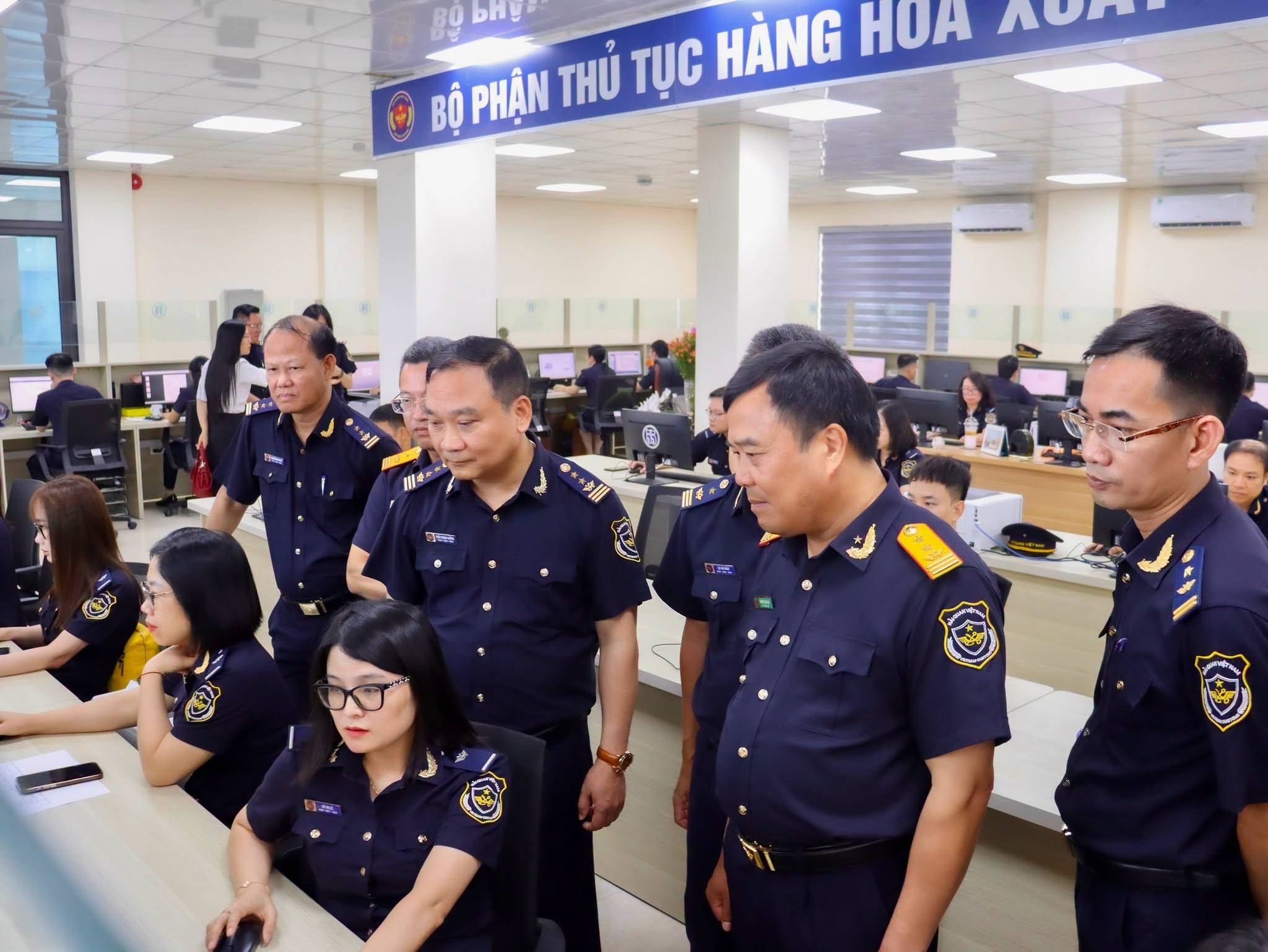 Hải quan khu vực III vận hành thông quan tập trung: Gần 400 tờ khai được xử lý thông suốt ngay trong ngày đầu thí điểm