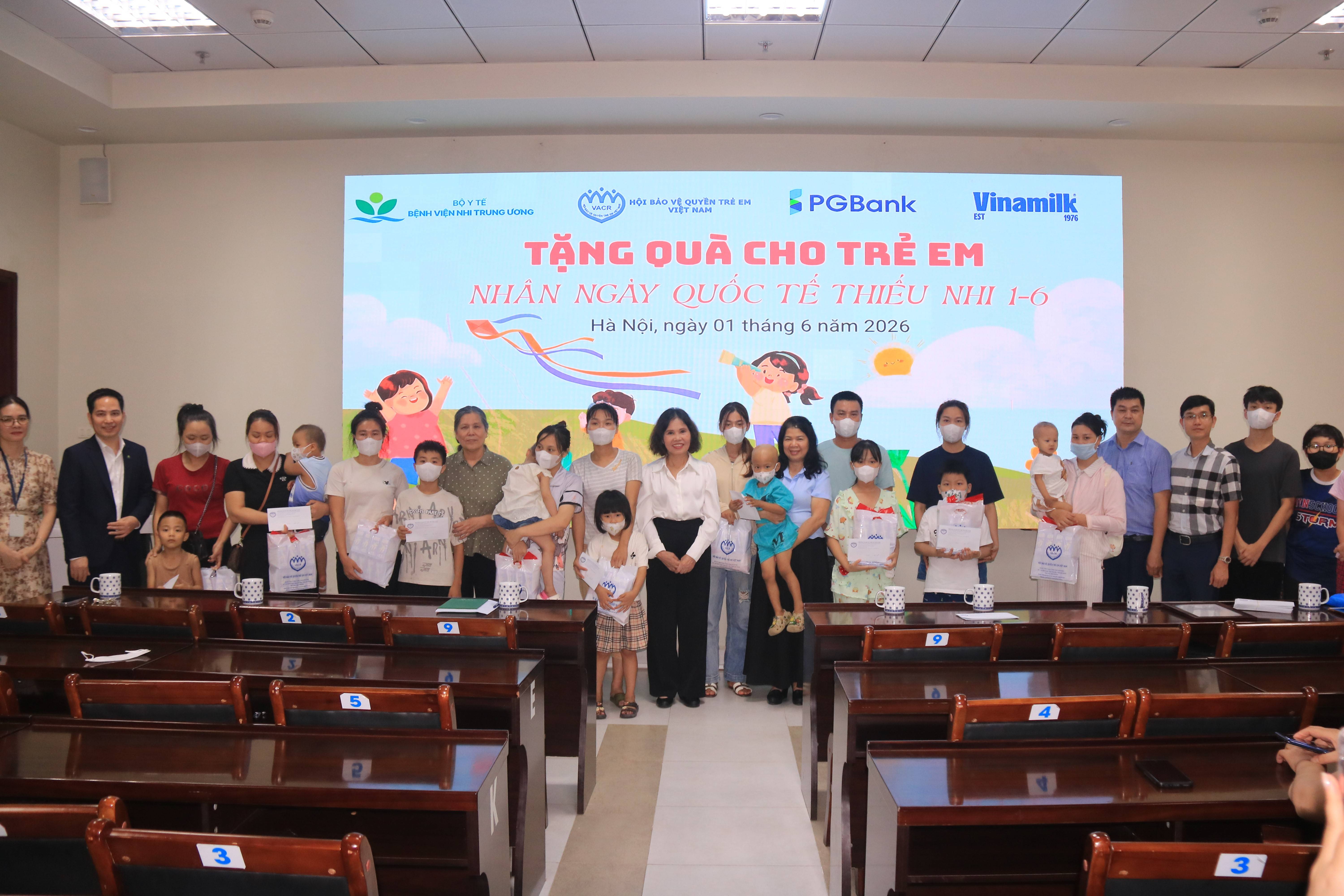 Doanh nhân và trách nhiệm xã hội: Khi lòng nhân ái được truyền từ thế hệ này sang thế hệ khác