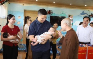 Thanh Hoá: Tết Thiếu nhi ấm áp tại mái ấm chùa Hồi Long