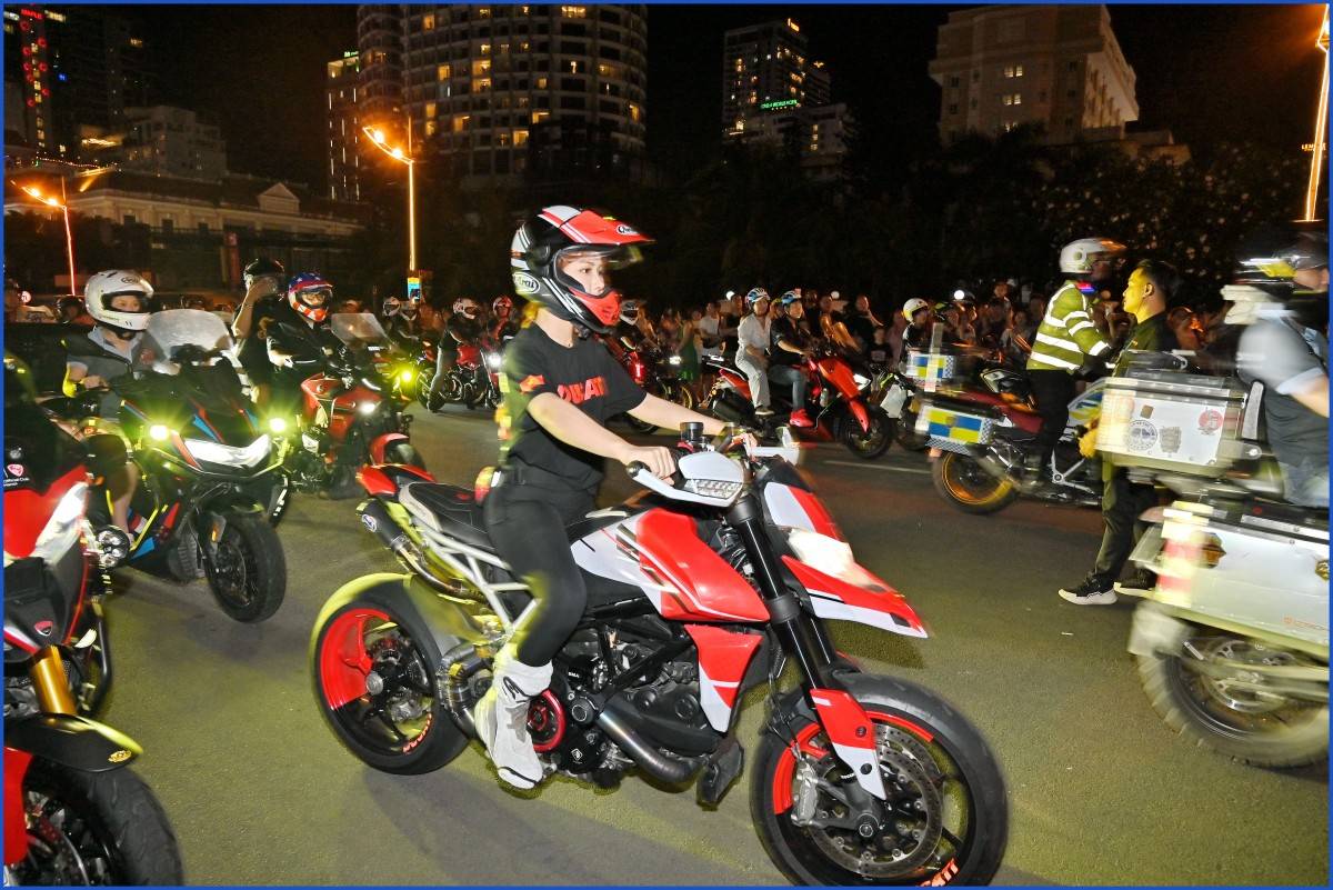 1.500 Motor phân khối lớn khuấy động phố biển Nha Trang tại Castrol superbike Fest 2026