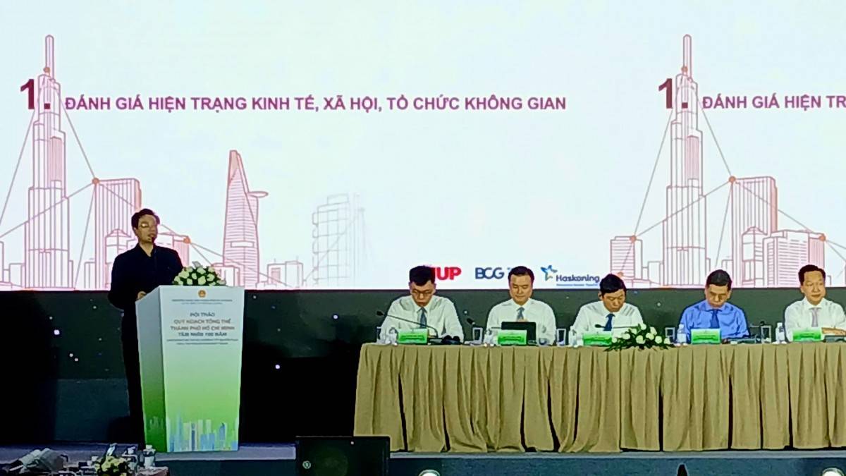 ông Sầm Minh Tuấn- Phó gíam đốc Viện nghiên cứu thiết kế đô thị, Viện quy hoạch đô thị và Nông thôn Quốc gia- Bộ xây dựng 
