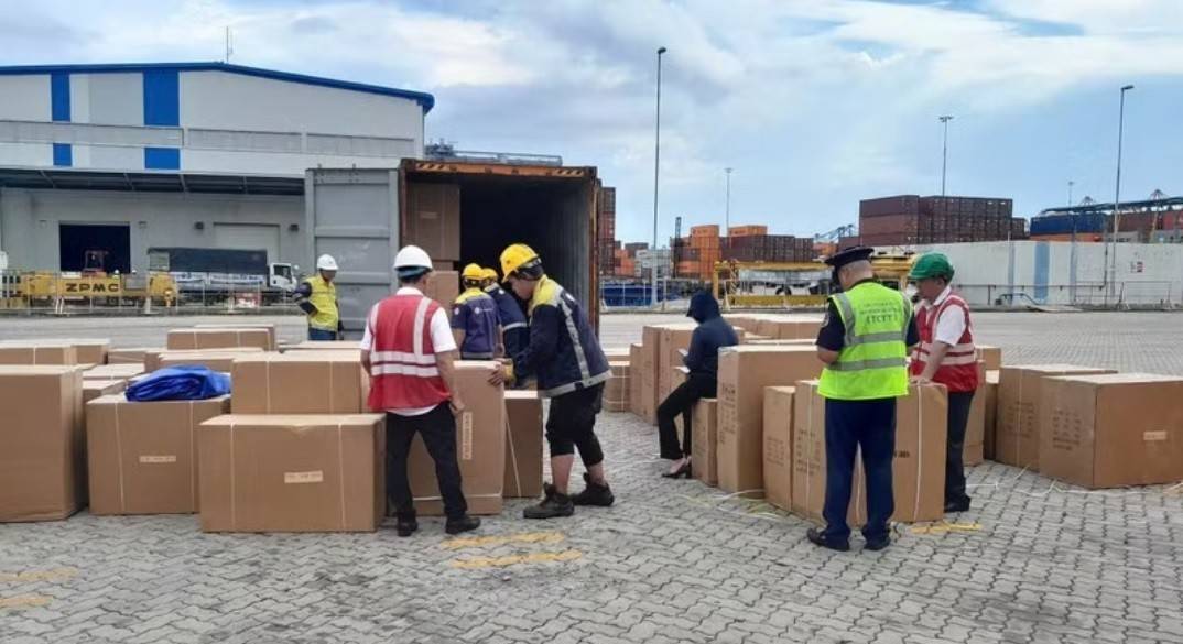 Ngăn chặn làn sóng hàng hóa giả mạo nhãn hiệu và vi phạm điều kiện nhập khẩu