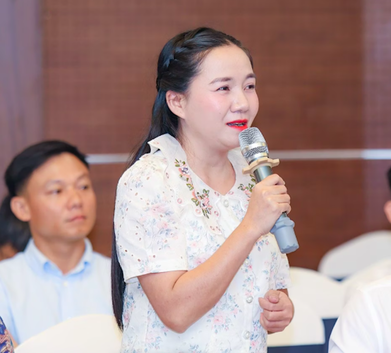 Giám đốc HTX Nông nghiệp và dịch vụ Thảo Vân (xã Phúc Trạch, tỉnh Hà Tĩnh) đề xuất mong muốn hỗ trợ đào tạo, vốn, nhân lực để những doanh nhân khởi nghiệp yên tâm sản xuất kinh doanh tại Phiên đối thoại