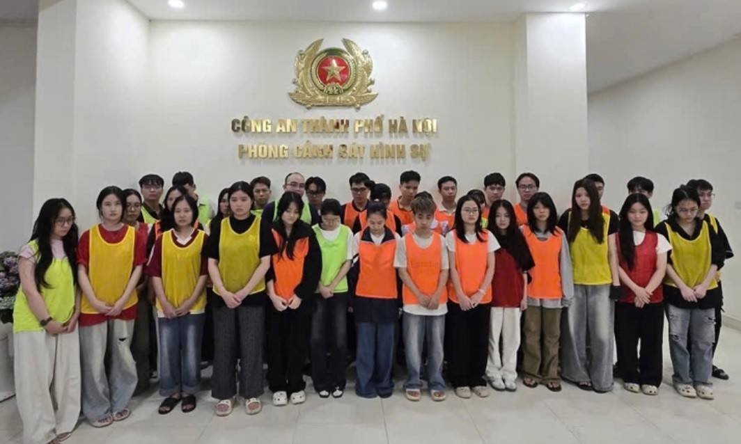 17 người khác là quản lý, nhân viên có vai trò tích cực giúp sức trong hoạt động phạm tội của Công ty TNHH Dịch vụ Truyền thông Siêu Thị Seo.