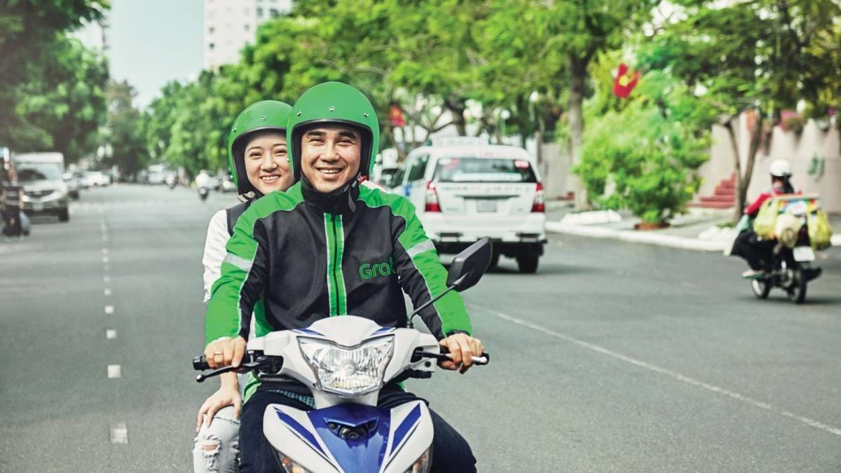 Bảo hiểm xã hội TP Hồ Chí Minh kiến nghị sửa đổi, bổ sung đối tượng tham gia Bảo hiểm xã hội bắt buộc tại Điều 2 Luật Bảo hiểm xã hội; trong đó, đề xuất bổ sung nhóm tài xế công nghệ và người bán hàng online trên các sàn thương mại điện tử.