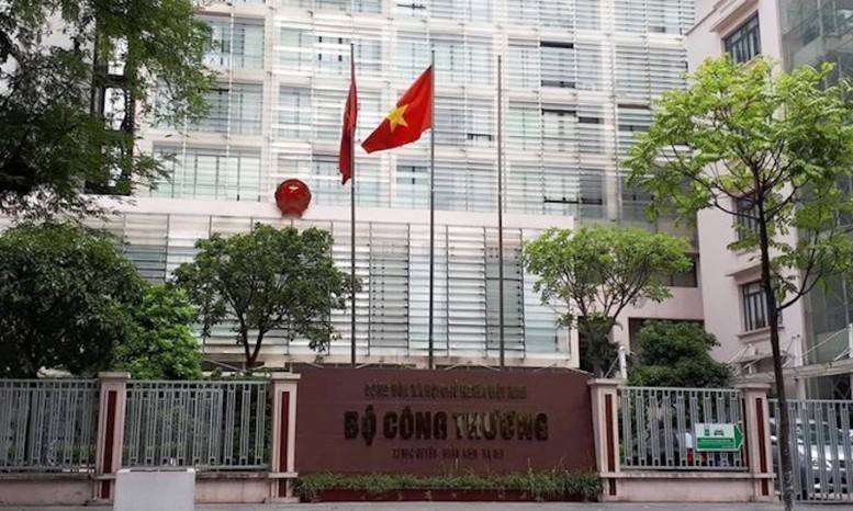 Bộ Công Thương mở kênh phản ánh cây xăng qua ứng dụng trên điện thoại