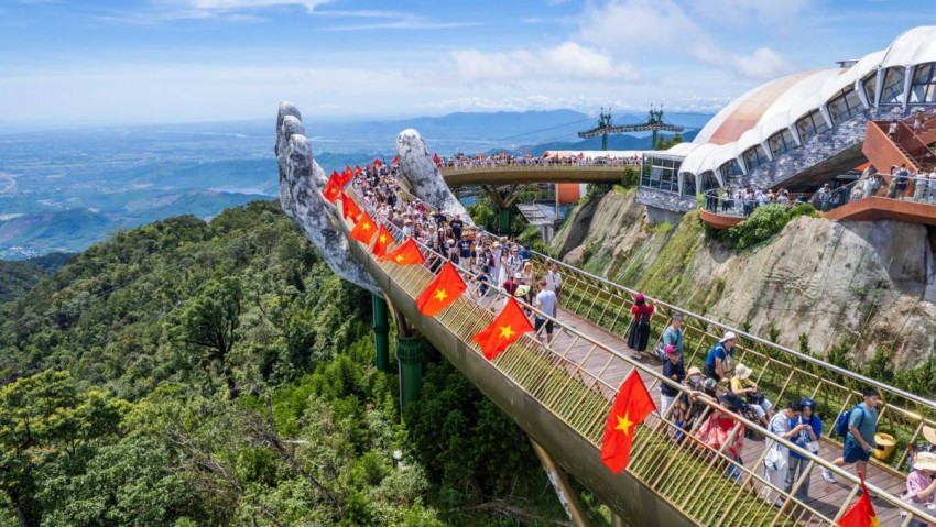 Trong bức tranh tăng trưởng chung của Đà Nẵng, du lịch nổi lên là lĩnh vực có sức bật mạnh nhất