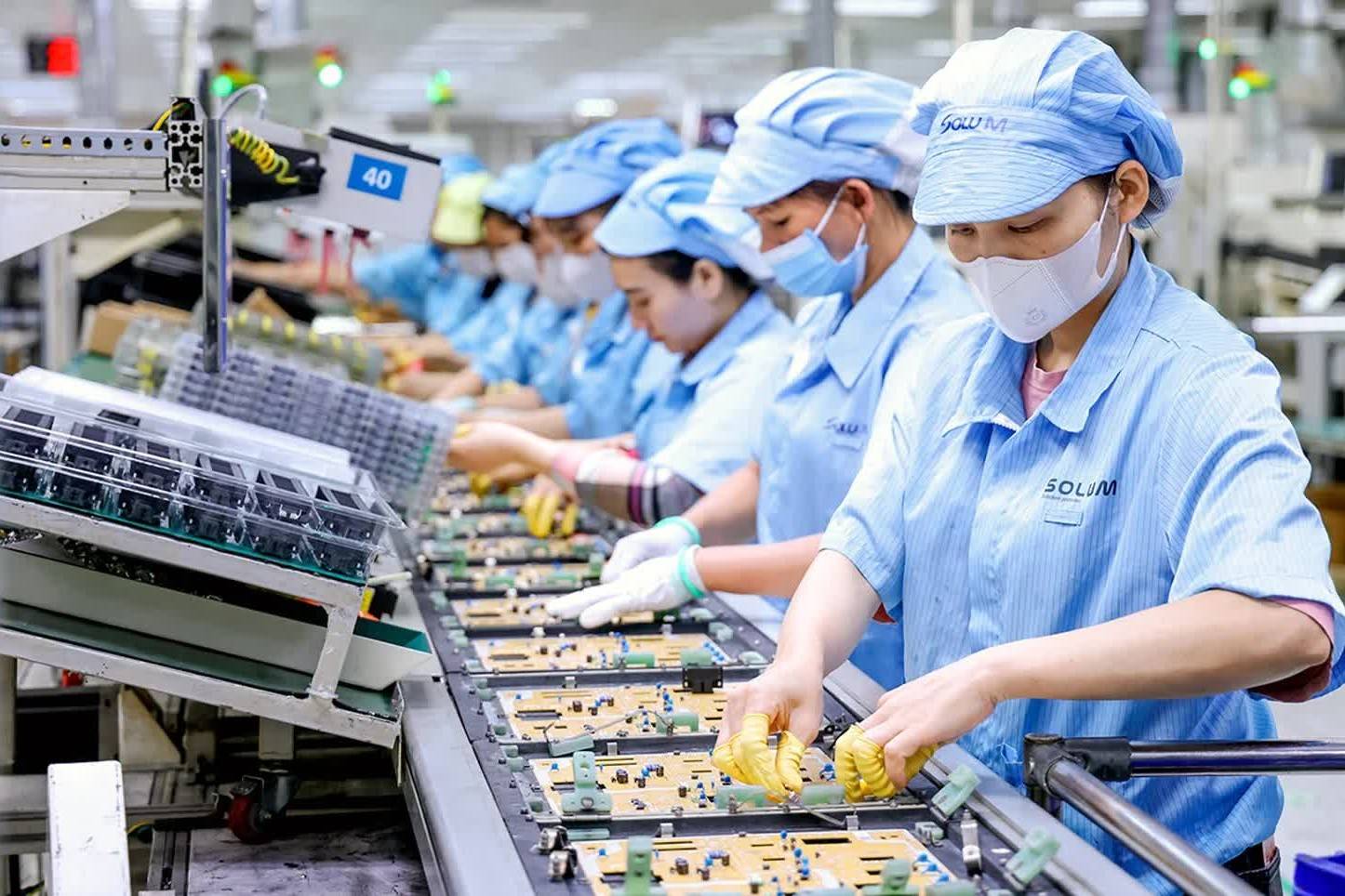 Sản xuất công nghiệp tăng tốc mạnh nhất 4 năm, chế biến chế tạo tiếp tục dẫn dắt tăng trưởng