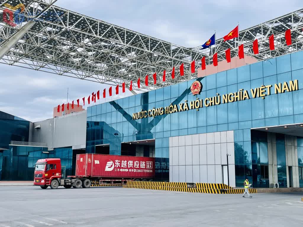 Kim ngạch xuất nhập khẩu vượt 445 tỷ USD sau 5 tháng, nhập siêu gần 14 tỷ USD