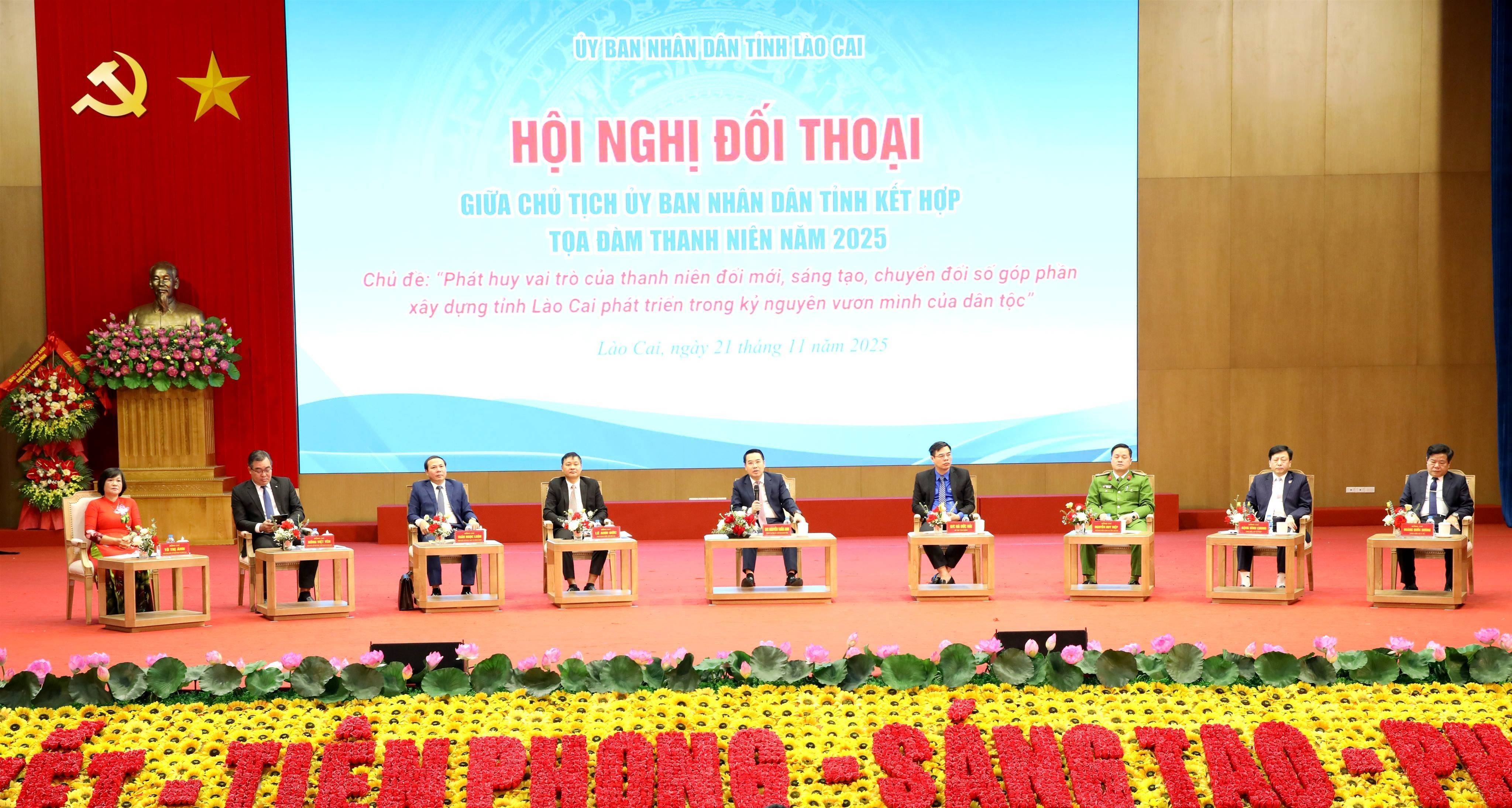 Lào Cai đối thoại cùng thanh niên, khơi nguồn khởi nghiệp và kiến tạo tương lai số