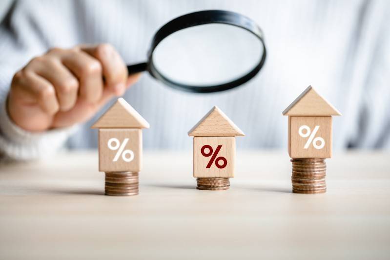 Thủ tướng chỉ đạo: Giữ ổn định lãi suất, giảm thuế phí để hỗ trợ dòng tiền cho dân