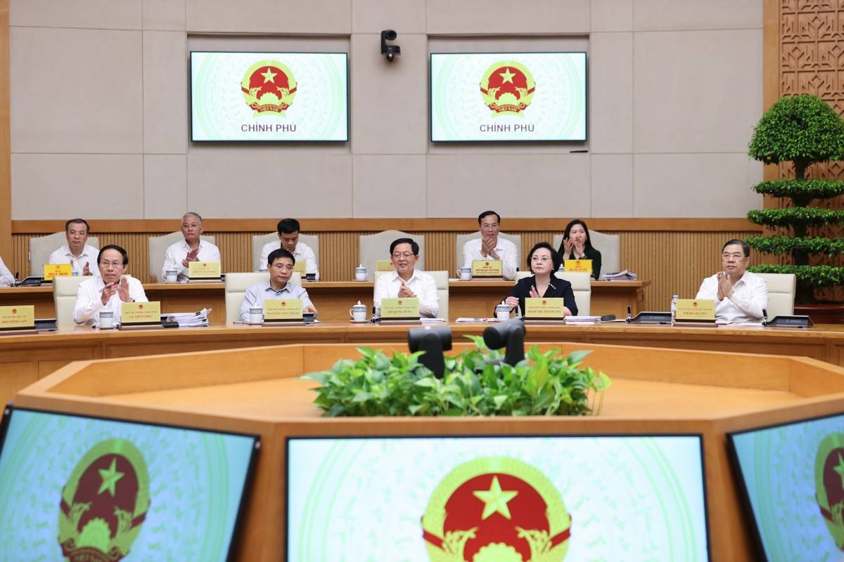 Thủ tướng Lê Minh Hưng: Yêu cầu điều hành vĩ mô chủ động, xây dựng kịch bản ứng phó biến động